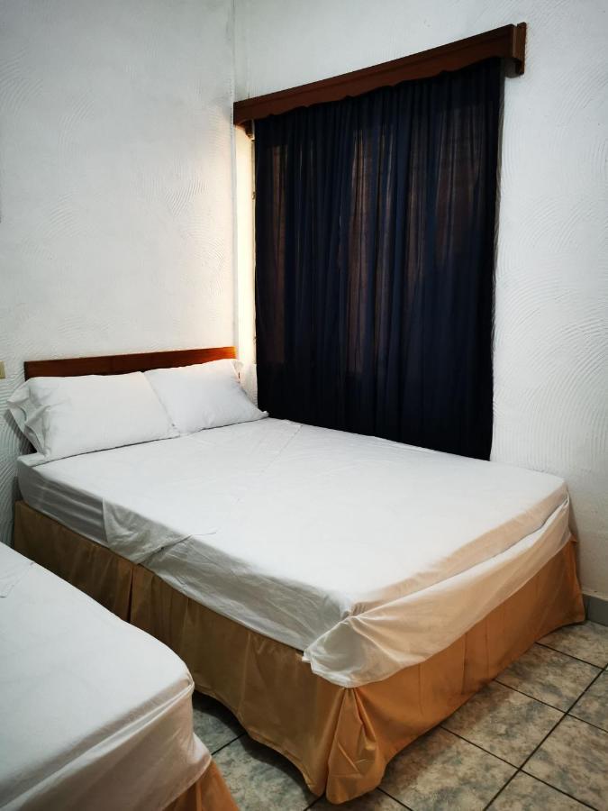 Natz Hotel Flores Exterior foto