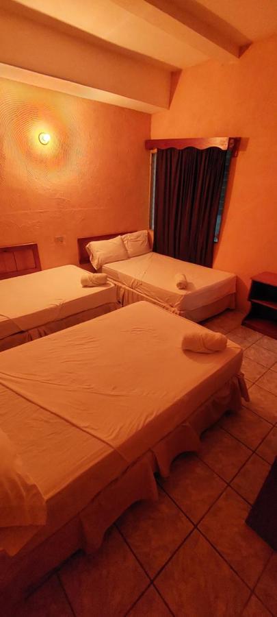 Natz Hotel Flores Exterior foto